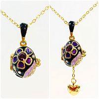 Purple pendant with a flowe