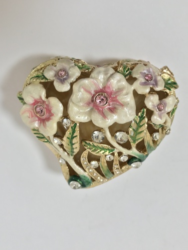 Casket ''Heart'' with Flowers photo 3
