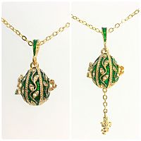 Leaf pendant with angel green