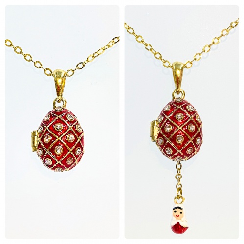 Red mesh pendant with matryoshka doll