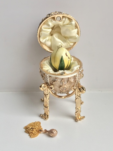Faberge egg-box "Rosebud" with a pendant photo 2